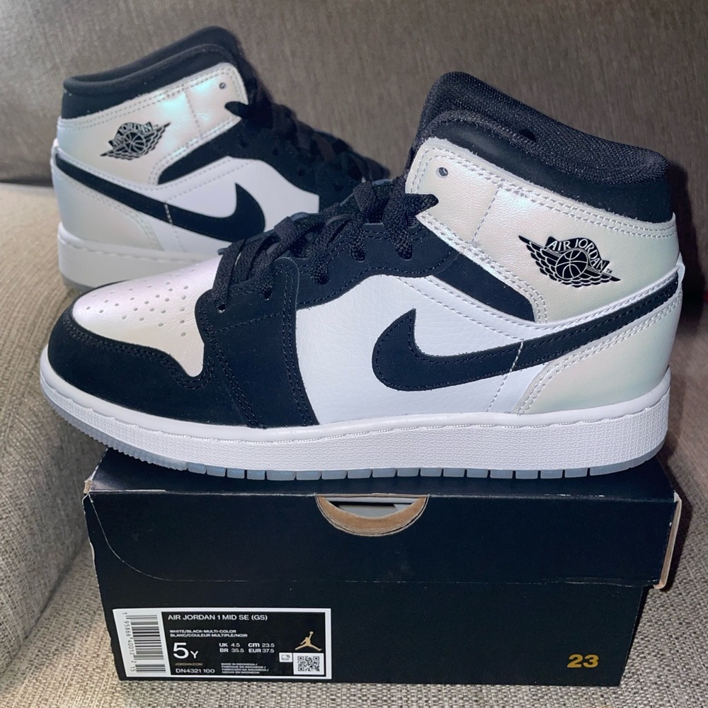 Air Jordan 1 Retro Mid GS SE “Diamond Shorts”